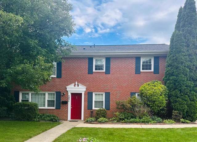 Property at 122 Belmont Dr SW, Leesburg, VA 20175, 4 beds, 3 baths