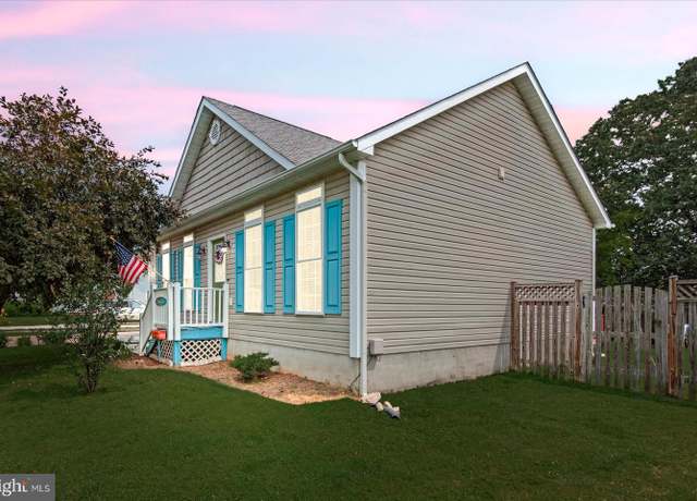 Property at 24 Bancroft Ave, Colonial Beach, VA 22443, 3 beds, 2 baths