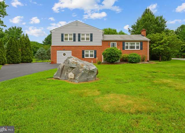 Property at 1954 Porter Rd, Bear, DE 19701, 3 beds, 2.5 baths