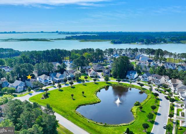 Property at 138 Park Side Cir, Ocean Pines, MD 21811, 4 beds, 3 baths