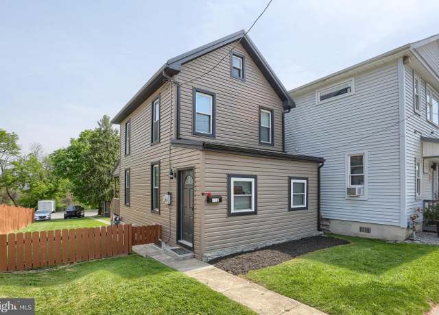 Property at 712 State St, Lemoyne, PA 17043, 2 beds, 1 bath