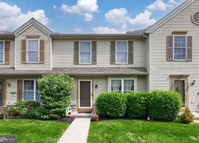 Property at 305 Banyan Circle Dr, Lancaster, PA 17603, 2 beds, 1.5 baths
