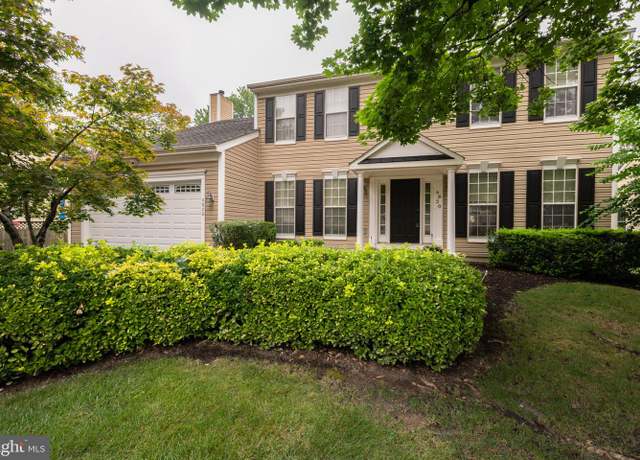 Property at 6820 Silver Ann Dr, Lorton, VA 22079, 4 beds, 3.5 baths