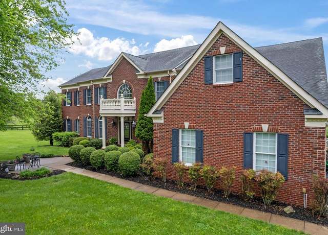 Property at 41113 Canongate Dr, Leesburg, VA 20175, 7 beds, 6.5 baths