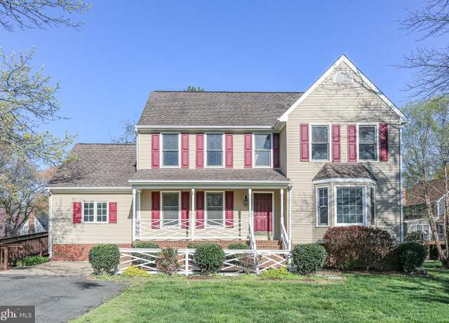 Property at 11301 Beauclaire Blvd, Fredericksburg, VA 22408, 5 beds, 3.5 baths