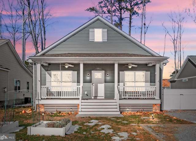 Property at 323 2nd, Colonial Beach, VA 22443, 3 beds, 2 baths