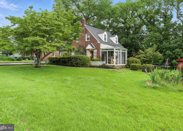 Property at 827 Woodsdale Rd, Wilmington, DE 19809, 4 beds, 2 baths