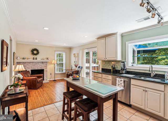 Property at 2446 S Walter Reed Dr Unit A, Arlington, VA 22206, 4 beds, 3.5 baths
