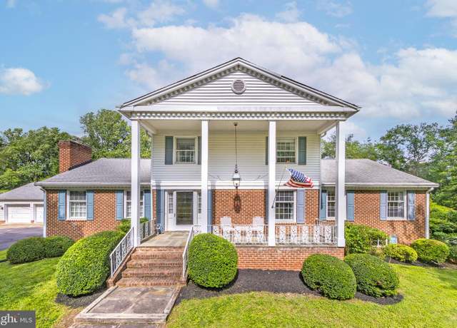 Property at 6511 Stallion Rd, Clifton, VA 20124, 6 beds, 4.5 baths