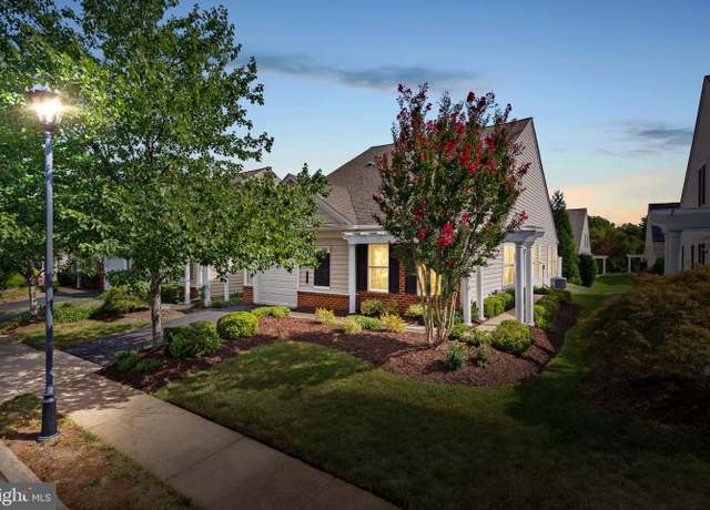 Property at 44444 Oakmont Manor Sq, Ashburn, VA 20147, 2 beds, 2 baths