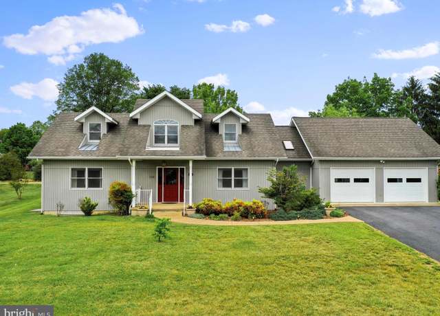 Property at 720 Jackson St, Woodstock, VA 22664, 4 beds, 3.5 baths