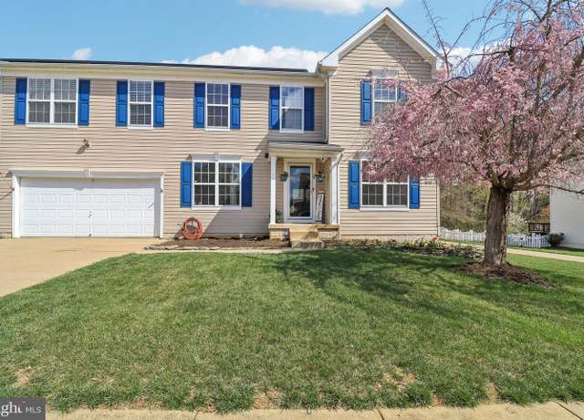 Property at 19 Glen Oak Rd, Fredericksburg, VA 22405, 4 beds, 3.5 baths