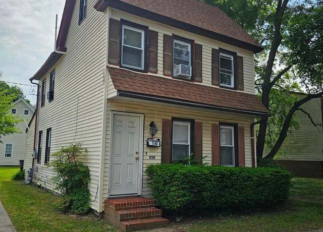 Property at 239 N New St, Dover, DE 19904, 2 beds, 1.5 baths