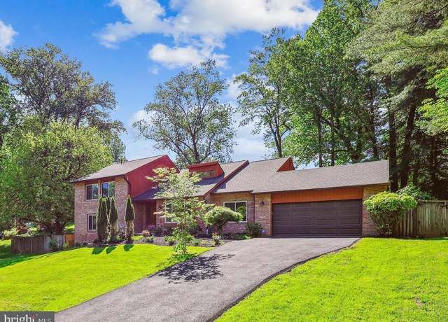 Property at 7916 Cypress Grove Ln, Cabin John, MD 20818, 5 beds, 5 baths