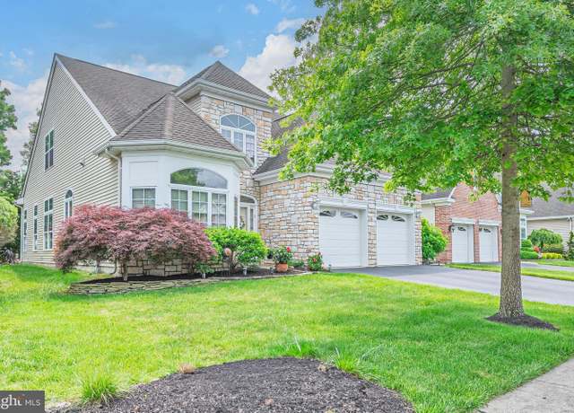 Property at 6 Lewis Dr, Mays Landing, NJ 08330, 2 beds, 2.5 baths