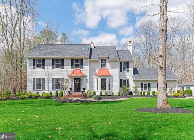 Property at 11 Hadley Dr, Medford, NJ 08055, 4 beds, 2.5 baths