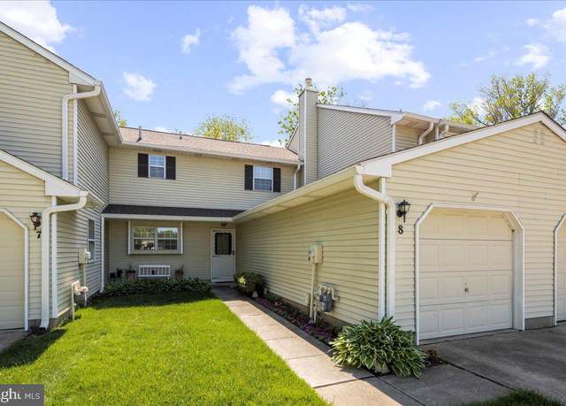 Property at 8 Pamlico Ct, Bordentown, NJ 08505, 2 beds, 1.5 baths