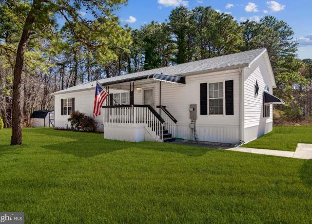 Property at 14 Skyline Dr, Sicklerville, NJ 08081, 2 beds, 2 baths
