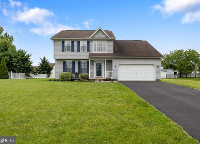 Property at 140 N Allwood Dr, Hanover, PA 17331, 3 beds, 2.5 baths