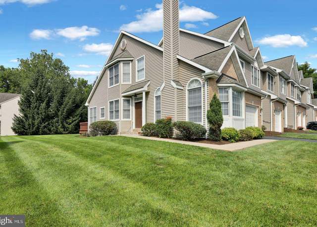 Property at 18 Wyomissing Ct, Wyomissing, PA 19610, 3 beds, 2.5 baths