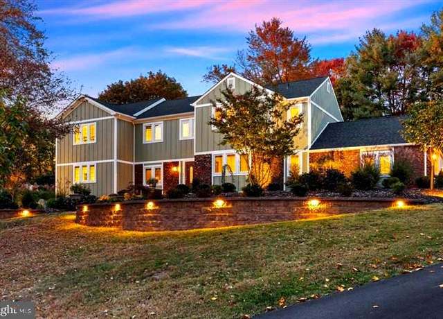 Property at 6 Caton Cir, Newtown, PA 18940, 4 beds, 3.5 baths