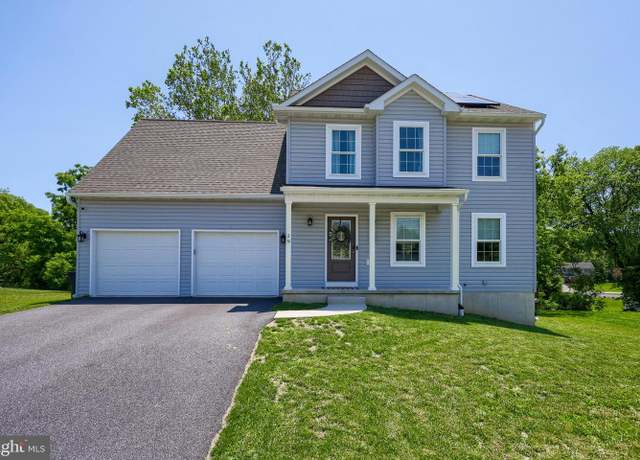 Property at 19 Tennyson Dr, Lancaster, PA 17602, 4 beds, 2.5 baths