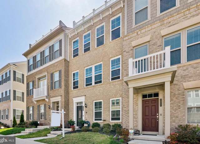 Property at 1925 Greenbriar Hall Rd, Dumfries, VA 22026, 4 beds, 3 baths