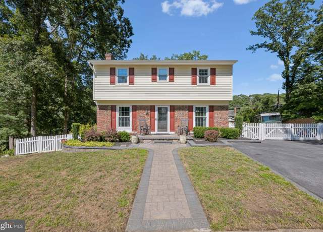 Property at 4 Belhaven Ct, Severna Park, MD 21146, 4 beds, 3 baths
