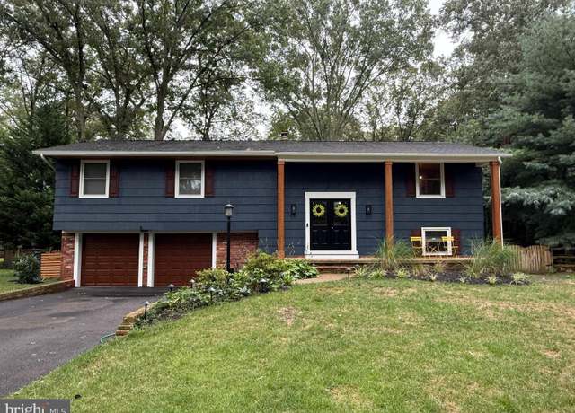 Property at 185 Berrywood Dr, Severna Park, MD 21146, 5 beds, 2.5 baths
