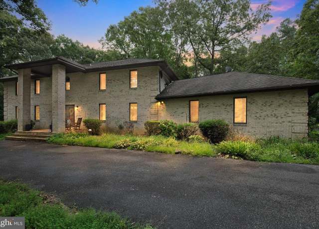 Property at 7490 Serenity Dr, Hughesville, MD 20637, 5 beds, 4.5 baths