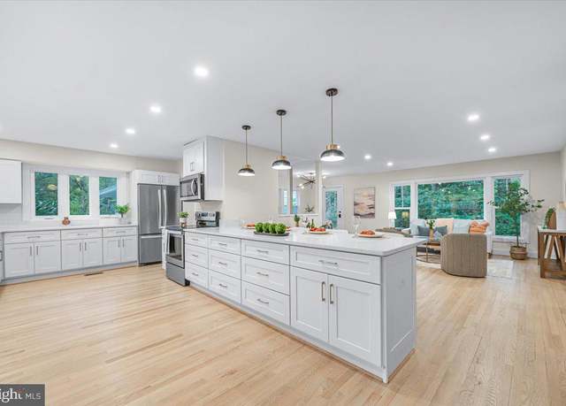 Property at 901 Hobbs Dr, Silver Spring, MD 20904, 5 beds, 3.5 baths