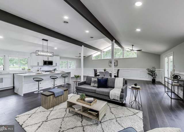 Property at 804 W Tantallon Dr, Fort Washington, MD 20744, 5 beds, 3 baths
