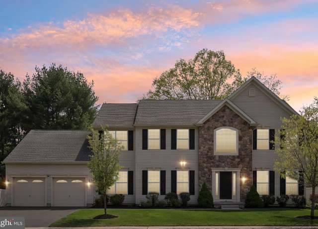 Property at 6 Arianas Ct, Mount Laurel, NJ 08054, 4 beds, 3.5 baths