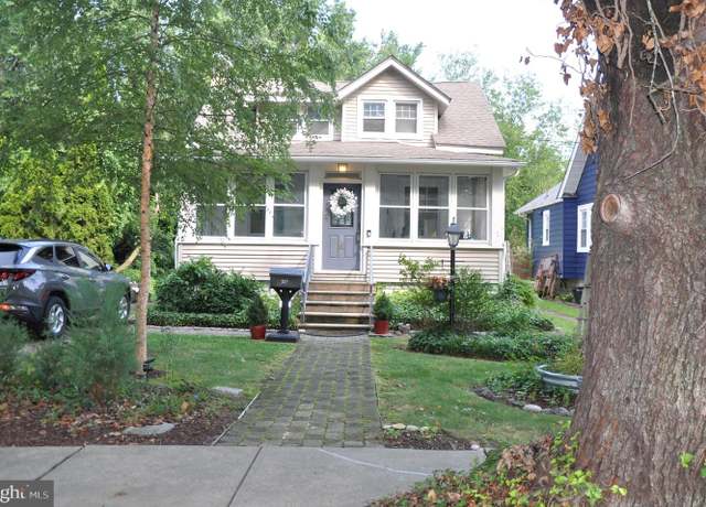 Property at 527 Dwight Ave, Oaklyn, NJ 08107, 2 beds, 1 bath