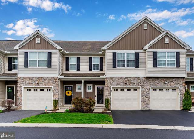 Property at 1758 Fairbank Ln, Mechanicsburg, PA 17055, 3 beds, 2.5 baths