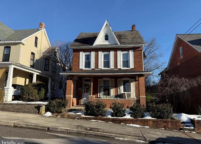 Property at 107 Garfield St, Waynesboro, PA 17268, 5 beds, 1.5 baths