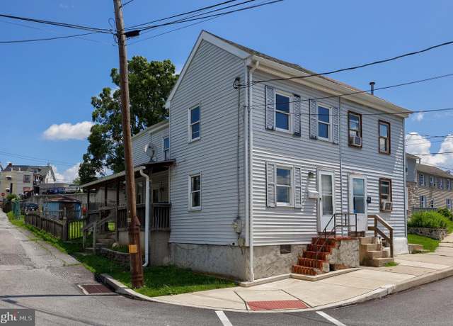 Property at 521 Concord Ln, Columbia, PA 17512, 2 beds, 1 bath