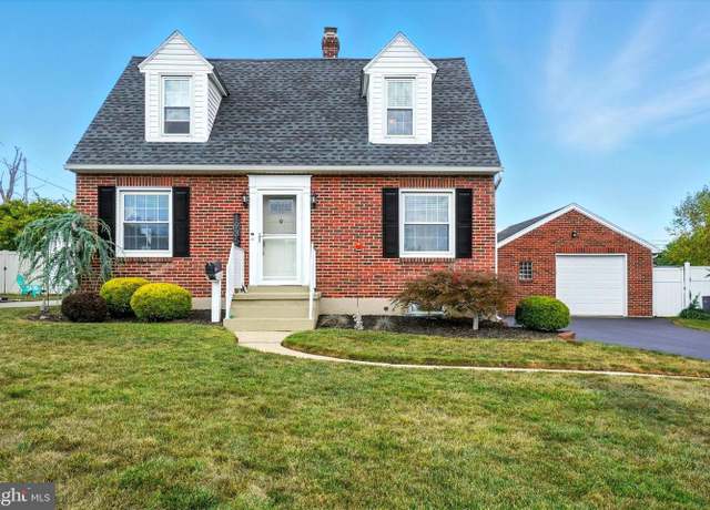 Property at 1935 Orange St, York, PA 17404, 2 beds, 1 bath