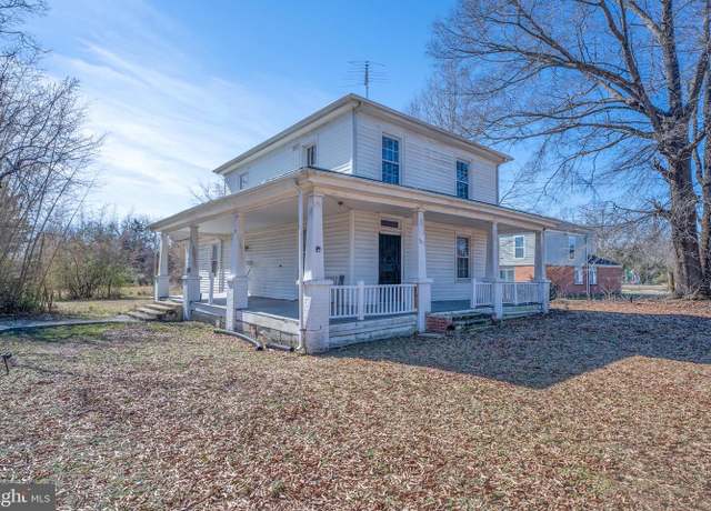 Property at 507 Nottoway Ave, Blackstone, VA 23824, 4 beds, 1.5 baths