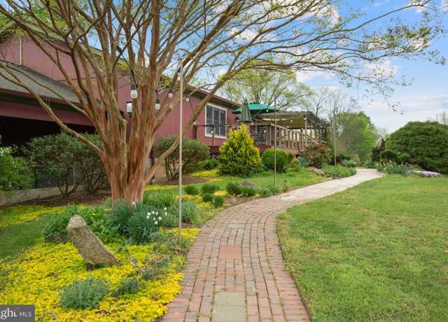 Property at 92 Schoolhouse Rd, Washington, VA 22747, 4 beds, 3 baths