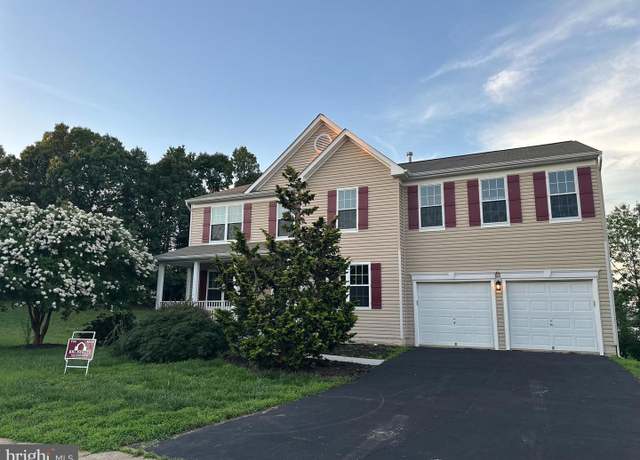 Property at 11 Granite Ct, Fredericksburg, VA 22406, 5 beds, 3.5 baths