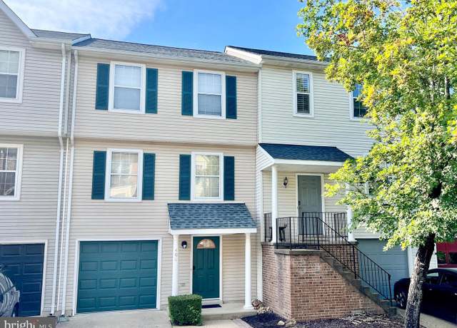 Property at 406 Shaw Ct, Fredericksburg, VA 22405, 3 beds, 2.5 baths