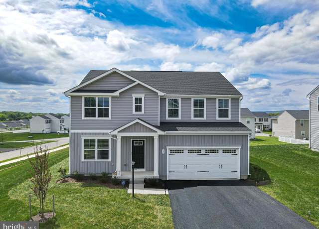 Property at 17 Changing Season Way, Hedgesville, WV 25427, 5 beds, 3 baths
