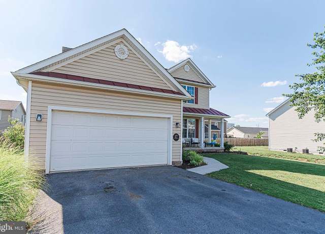 Property at 17 Stork Ln, Martinsburg, WV 25405, 3 beds, 2.5 baths
