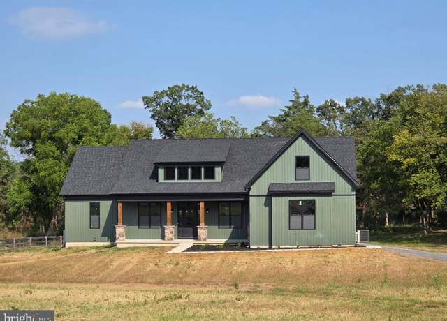 Property at 111 Foxglove Ln, Kearneysville, WV 25430, 4 beds, 3.5 baths