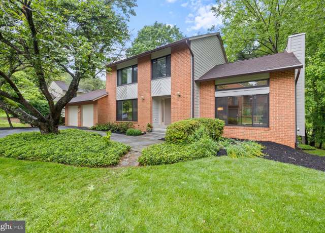 Property at 11004 Broad Green Dr, Potomac, MD 20854, 5 beds, 3.5 baths