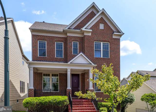 Property at 14068 Marketcenter Dr, Clarksburg, MD 20871, 4 beds, 3.5 baths