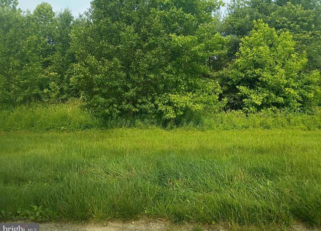 Property at 197 Public Rd, Columbus, NJ 08022