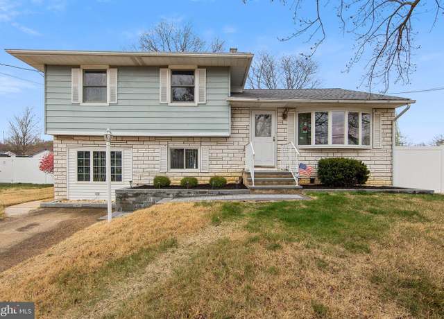Property at 864 Estates Blvd, Hamilton, NJ 08690, 3 beds, 2 baths