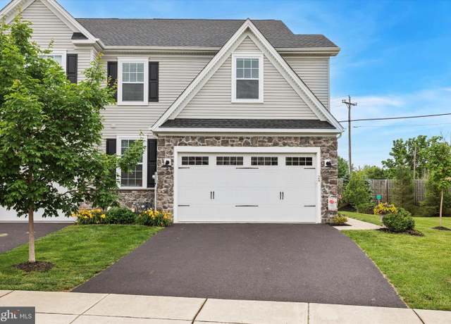 Property at 29 Finley Ct, Lansdale, PA 19446, 3 beds, 2.5 baths